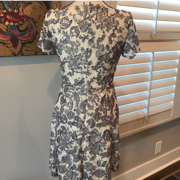 🩶EUC!!! Tory Burch Lace Dress - Picture 3 of 7